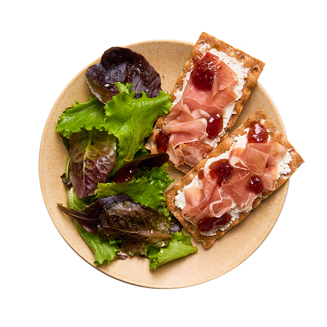 Tartines au chèvre frais, confiture de figues & jambon sec